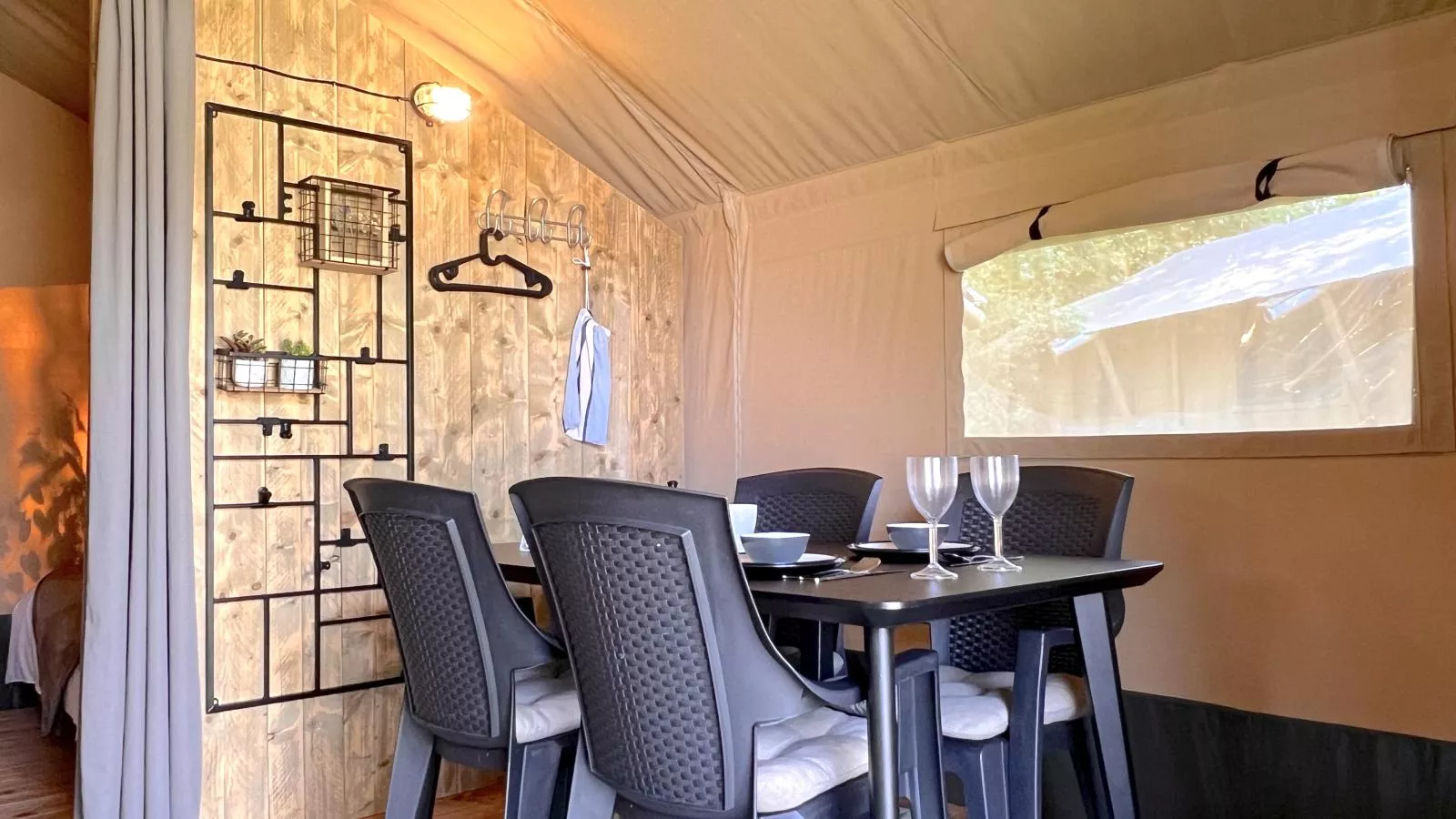 De Bij-Dining room