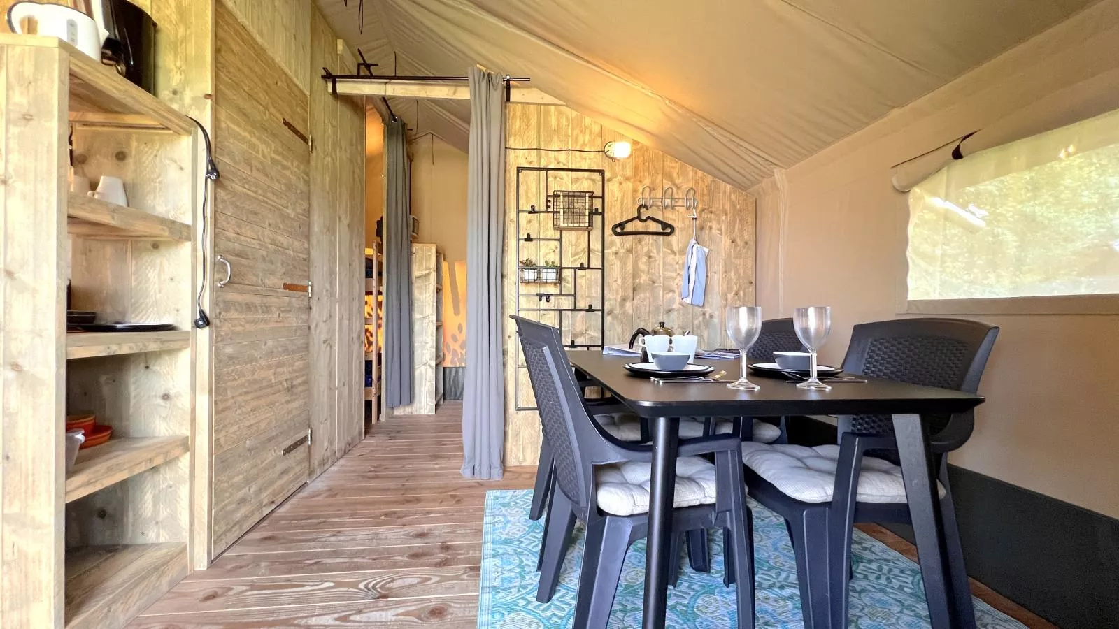 De Bij-Dining room