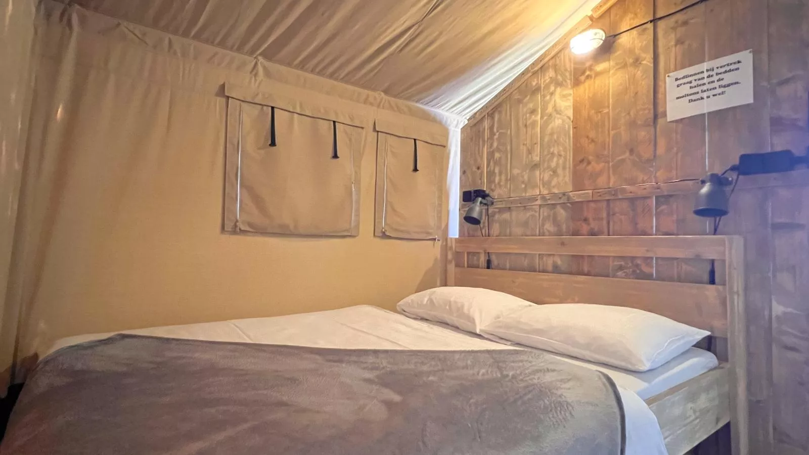 De Bij-Bedroom