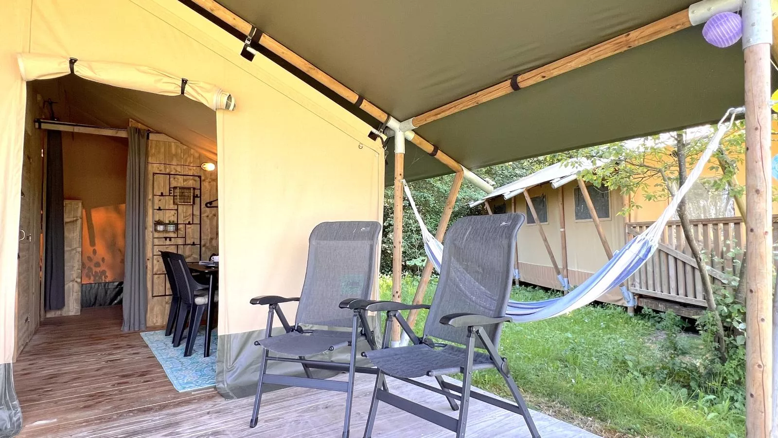 De Bij-Terrace balcony