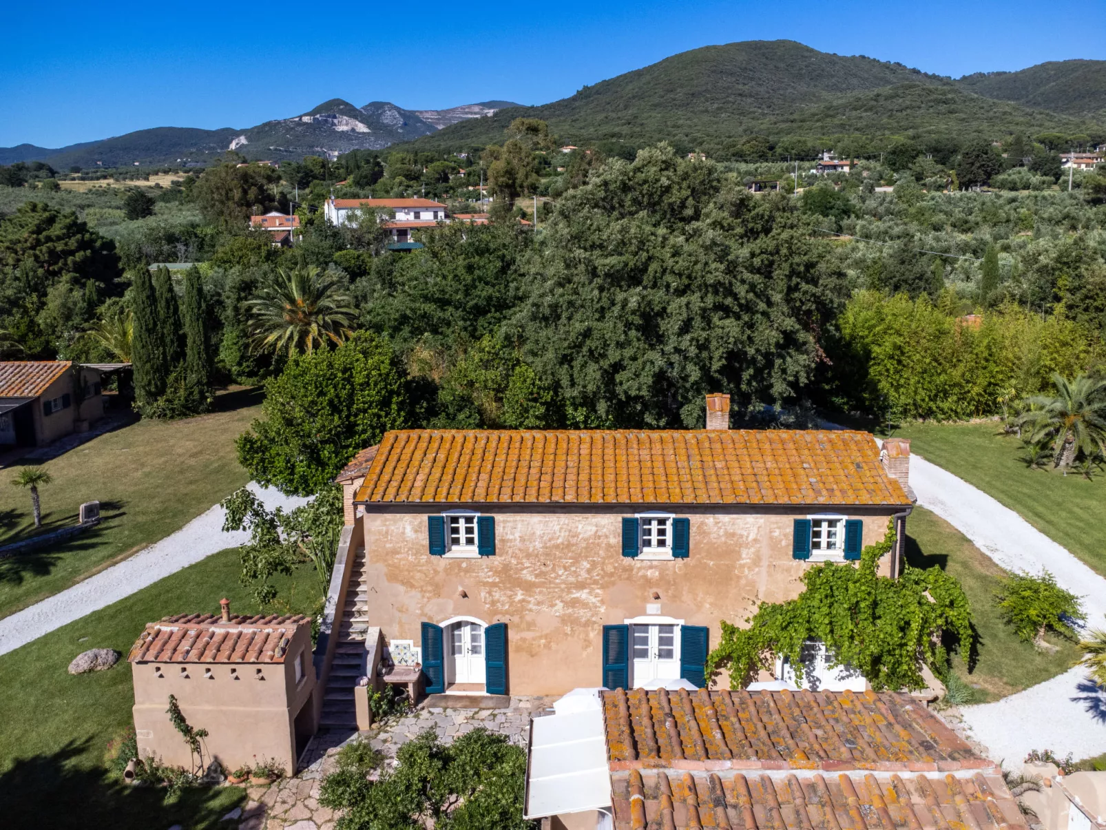 Villa delle Stelle-Outside