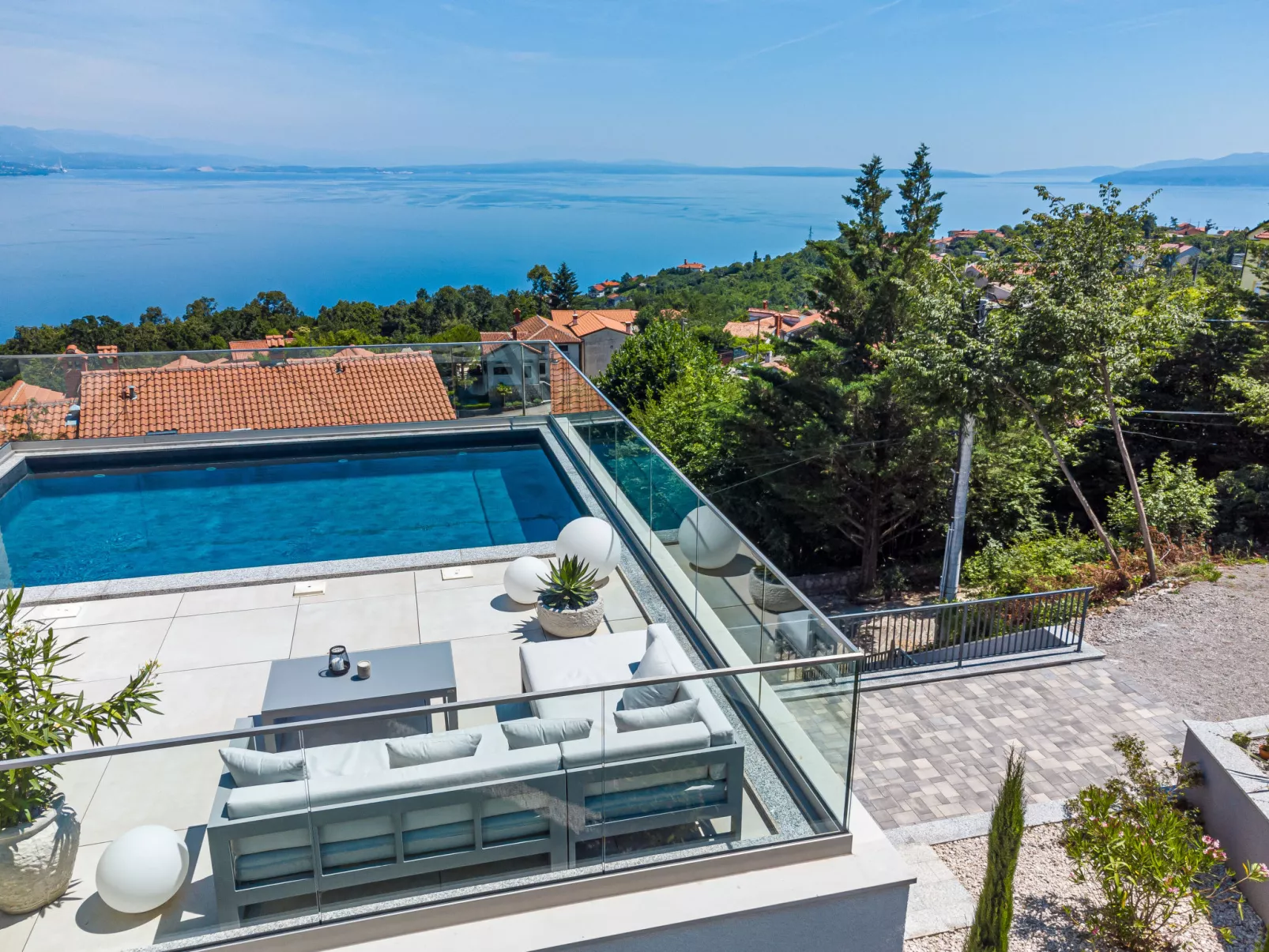Opatija Sky-Outside