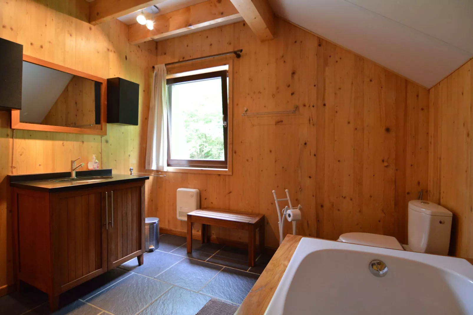 Wood Dream-Bathroom