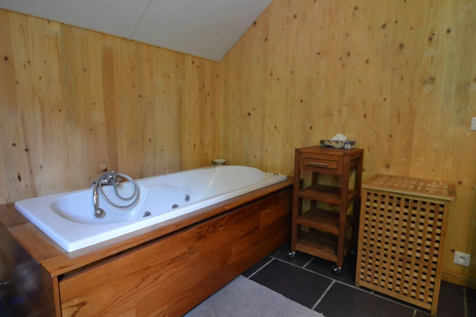 Wood Dream-Bathroom