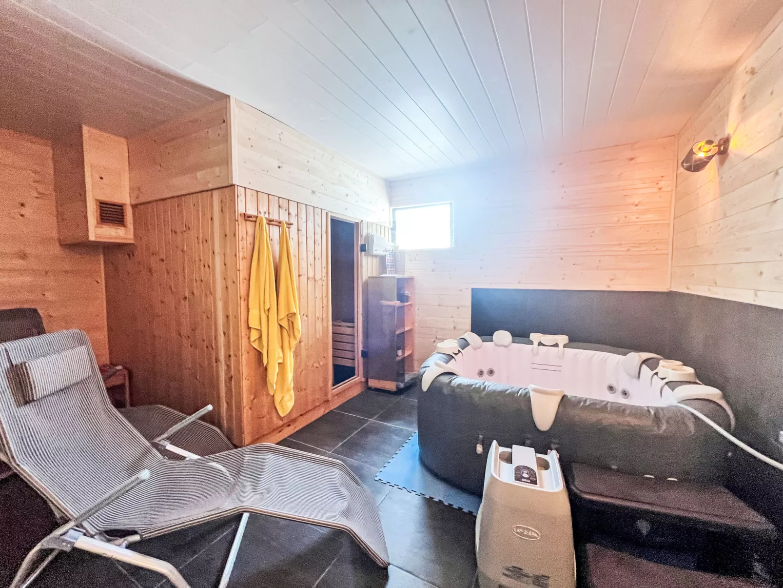 The Green Studio-Inside