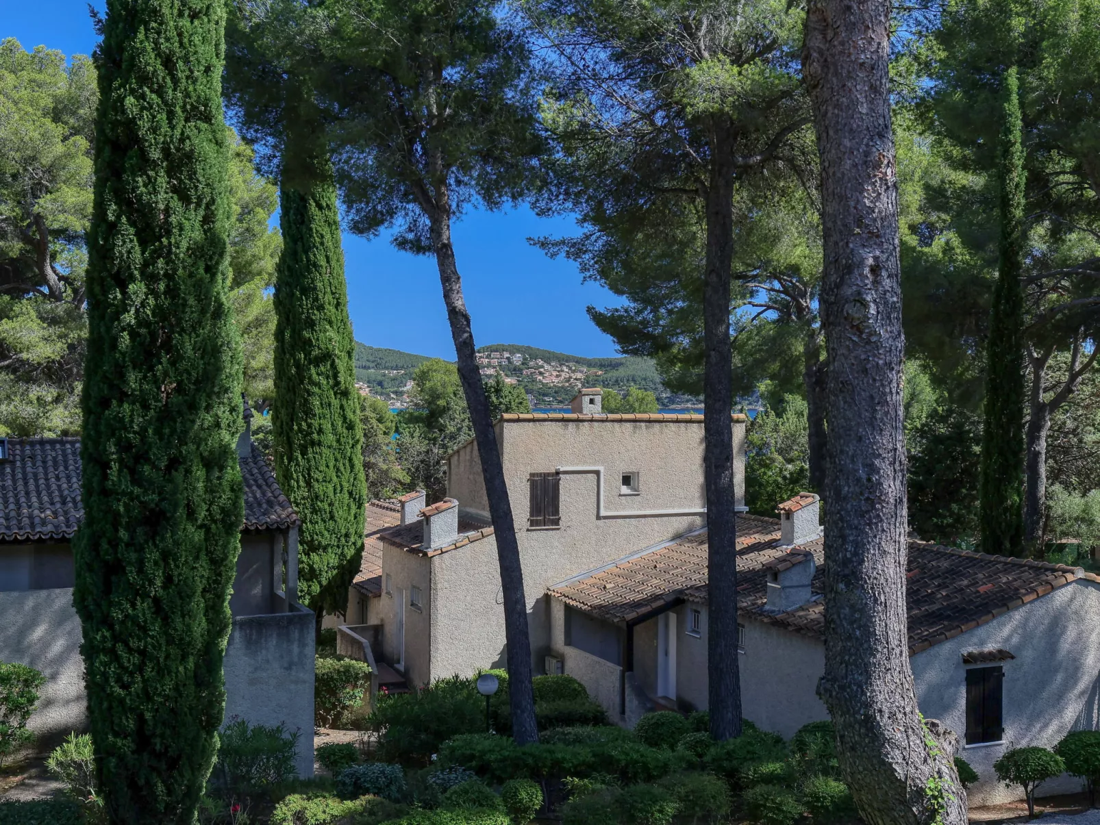 Les Hauts du Port-Outside