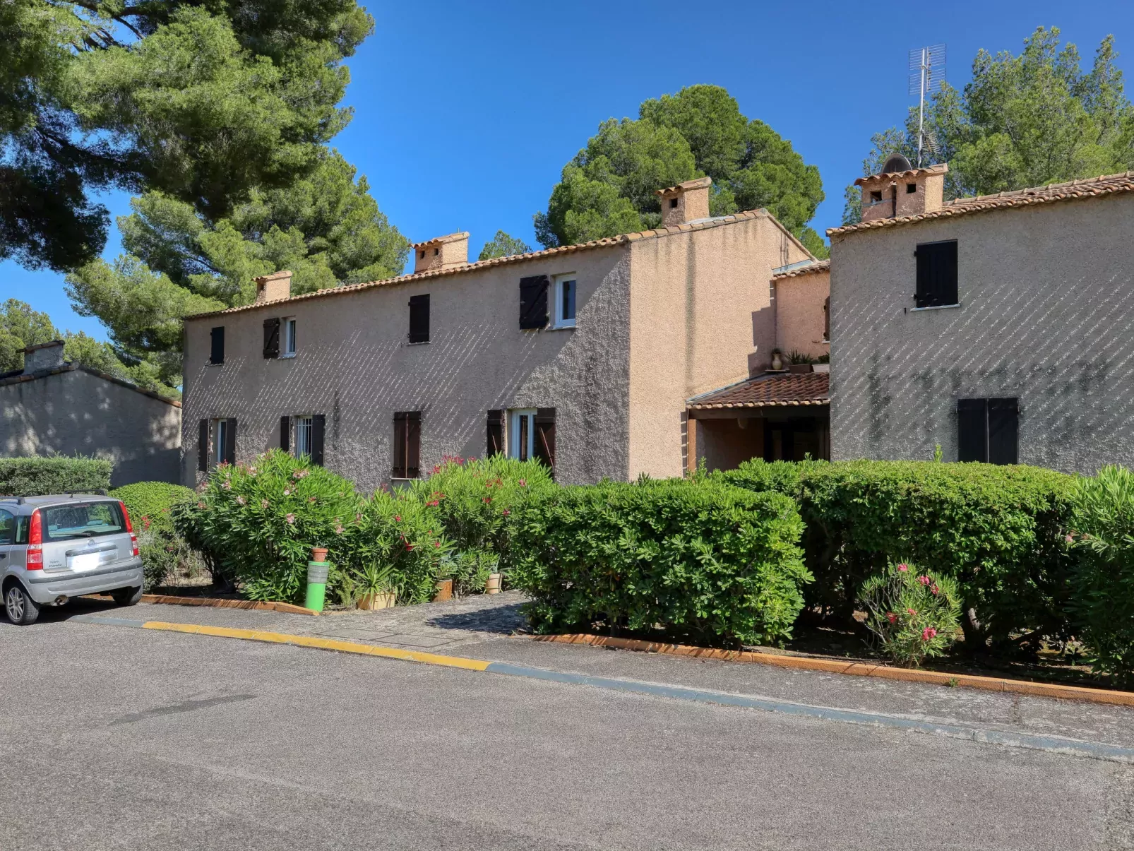 Les Hauts du Port-Outside