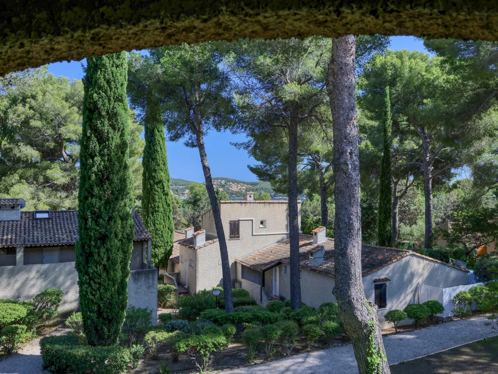 Les Hauts du Port-Outside