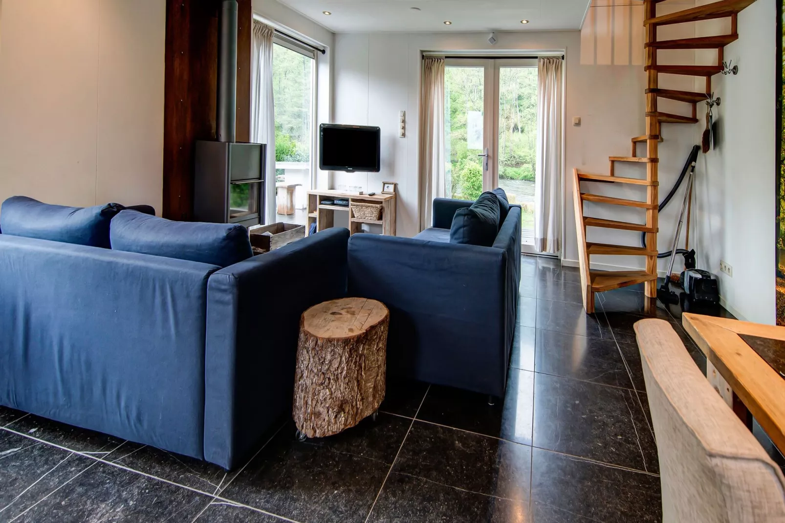 Nr 48-Living room