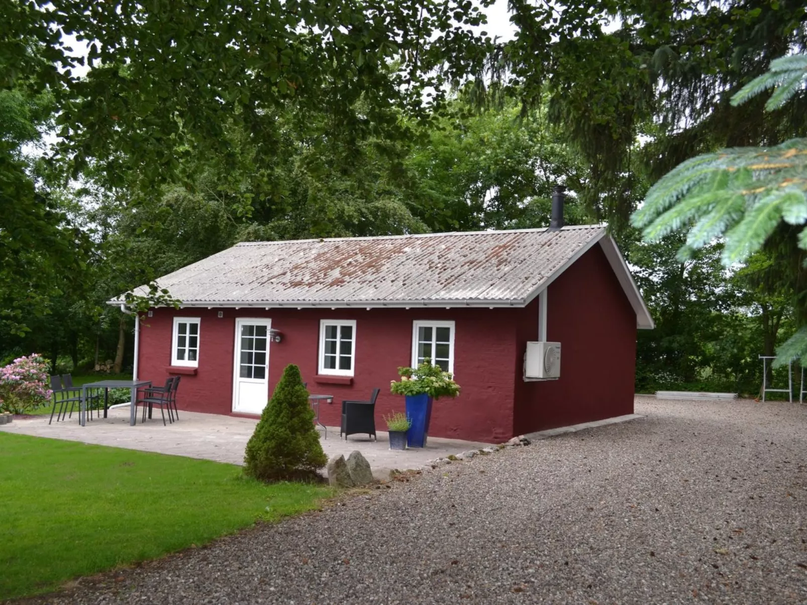 "Saran" - 30km from the sea-Outside
