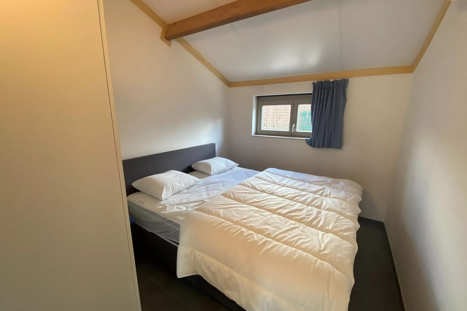WH2 / 52-Bedroom