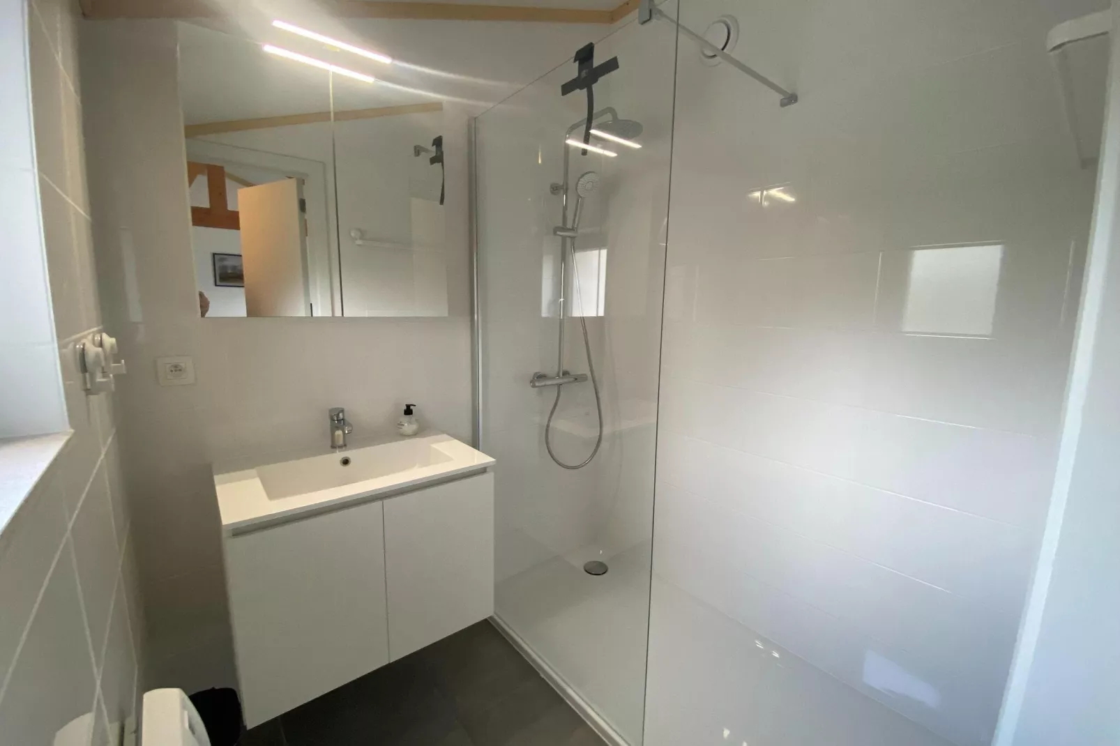 WH2 / 52-Bathroom