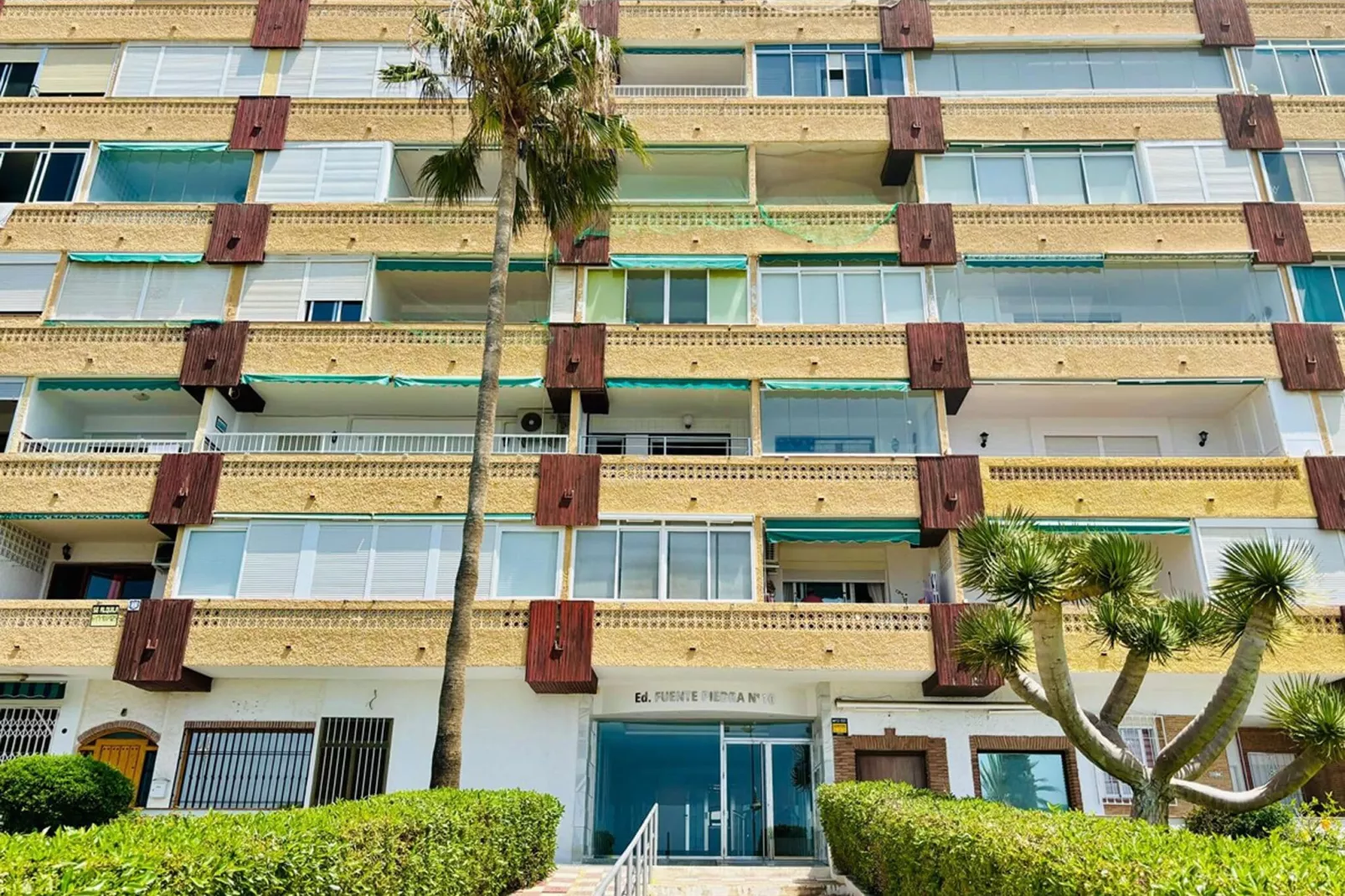 Apartamento Reina Sofía Primera linea de playa-Exterior summer