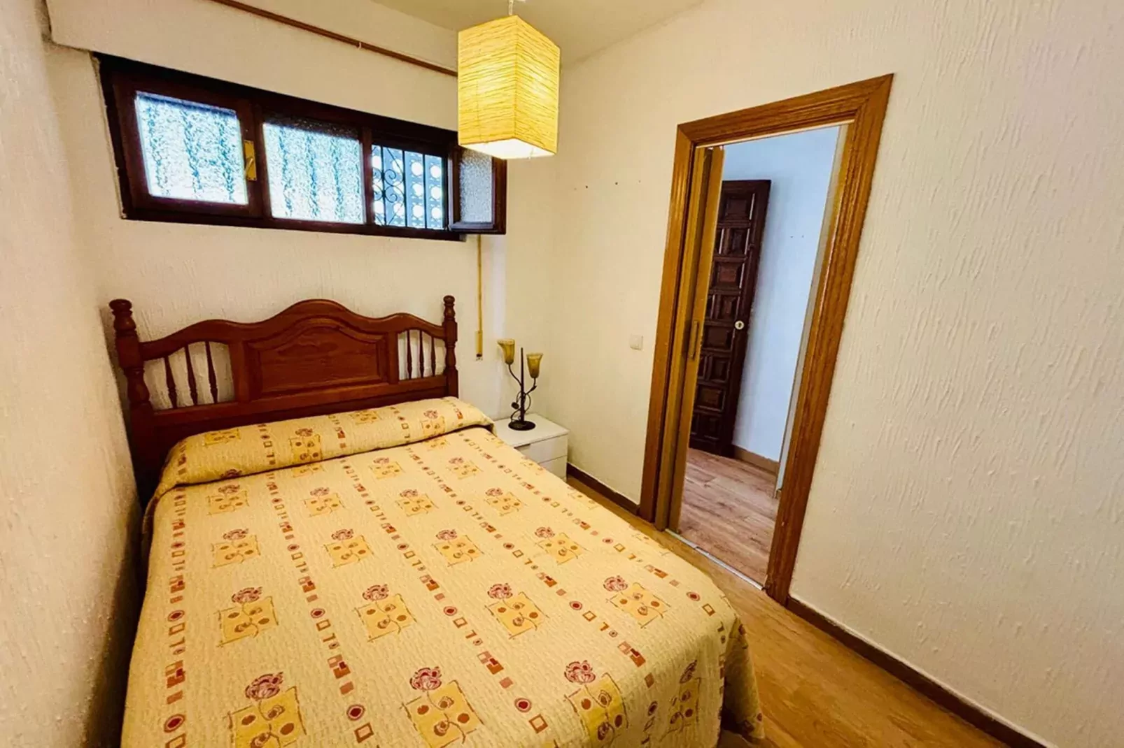 Apartamento Reina Sofía Primera linea de playa-Bedroom