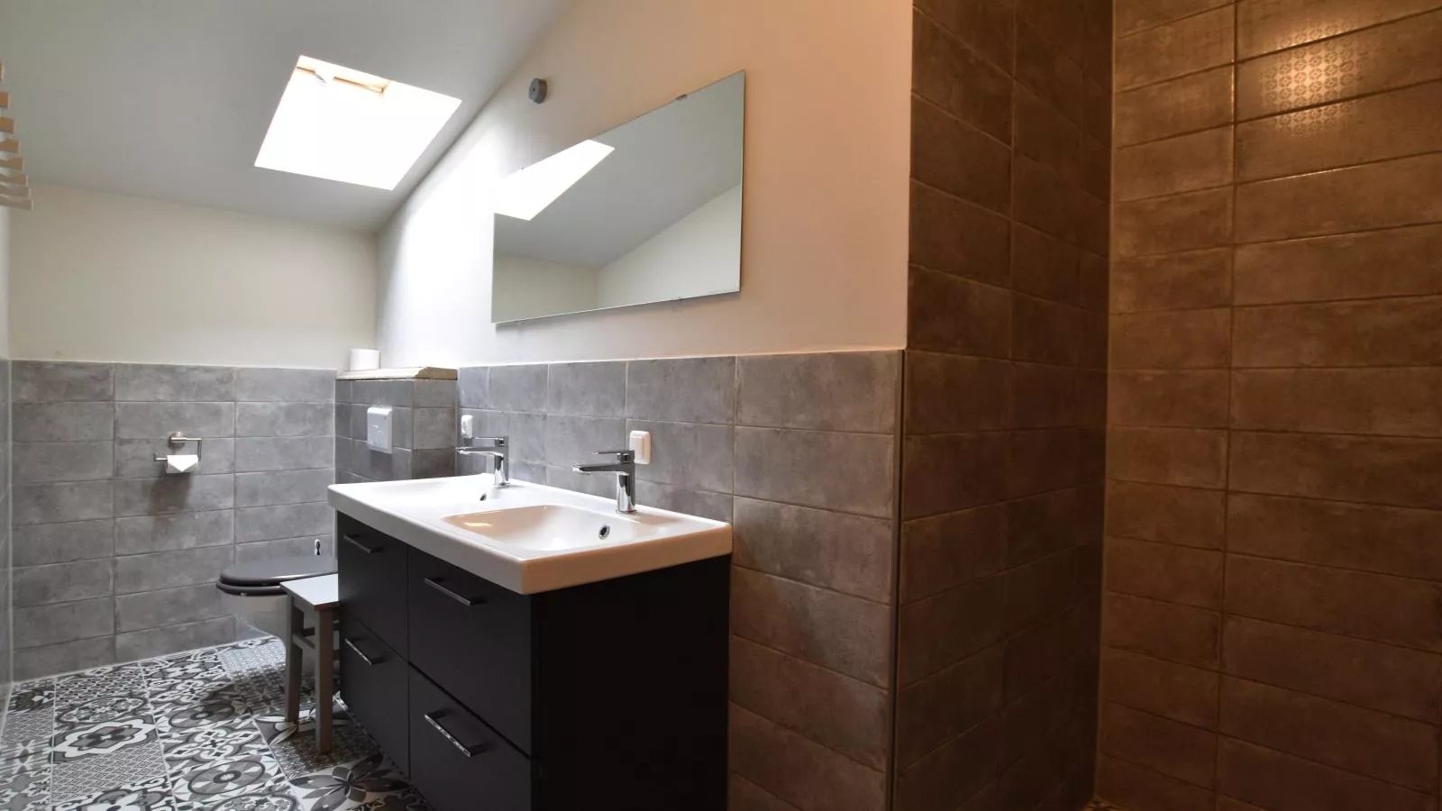 Gutshofblick L-Bathroom