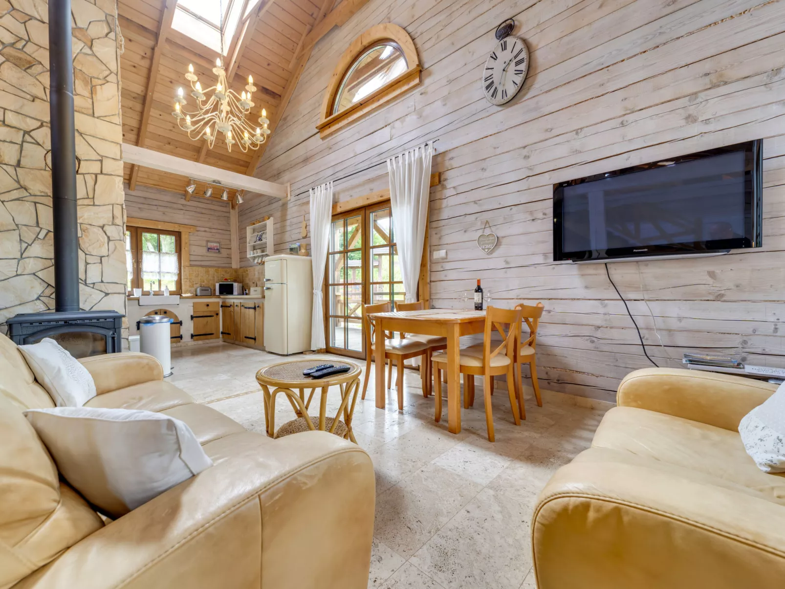 Bieszczady Chata-Inside