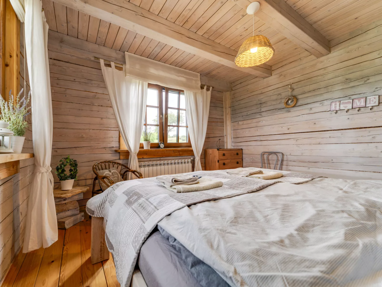 Bieszczady Chata-Inside