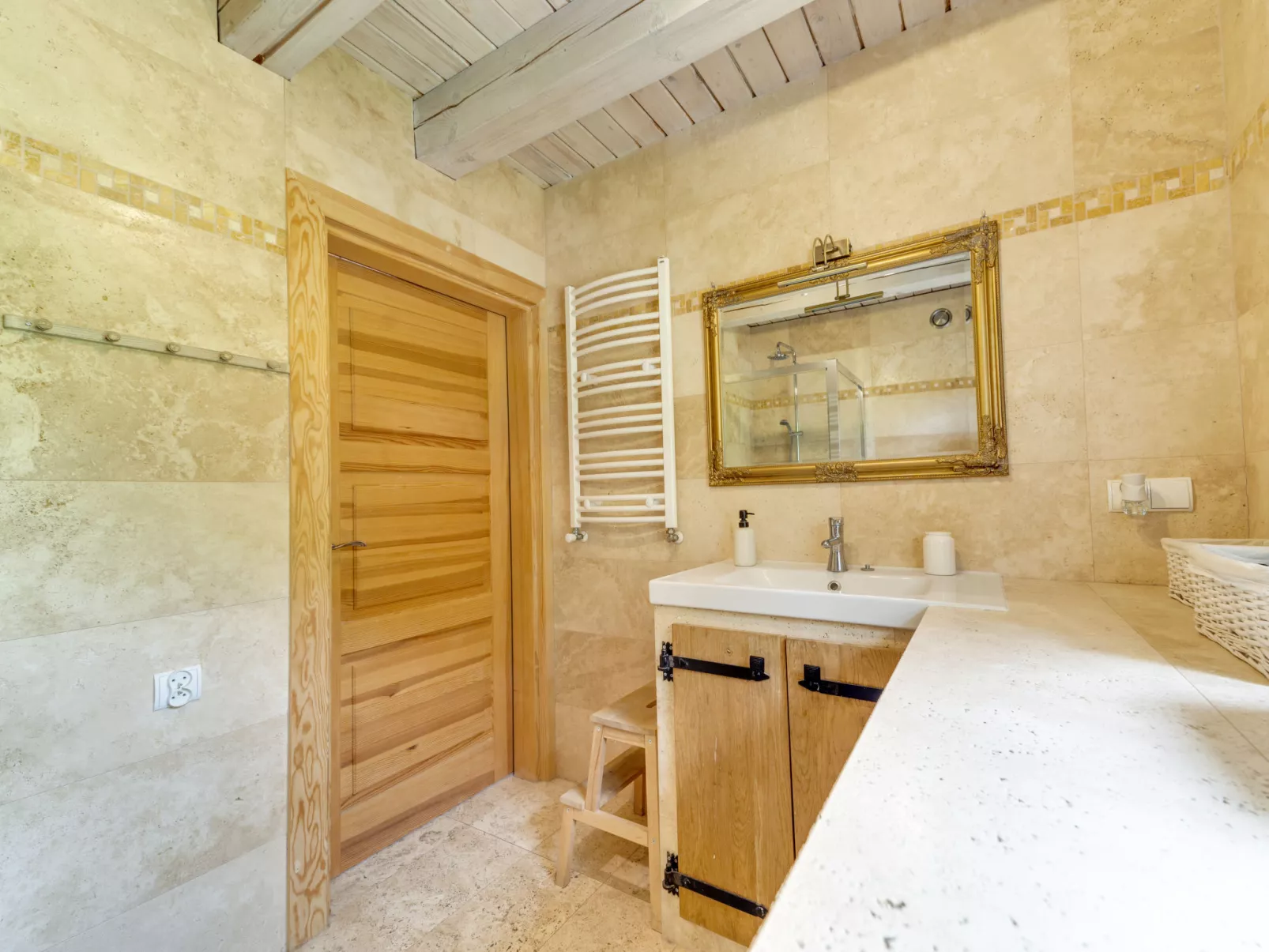 Bieszczady Chata-Inside