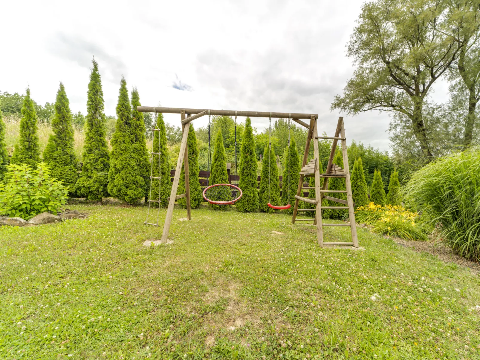 Bieszczady Chata-Outside