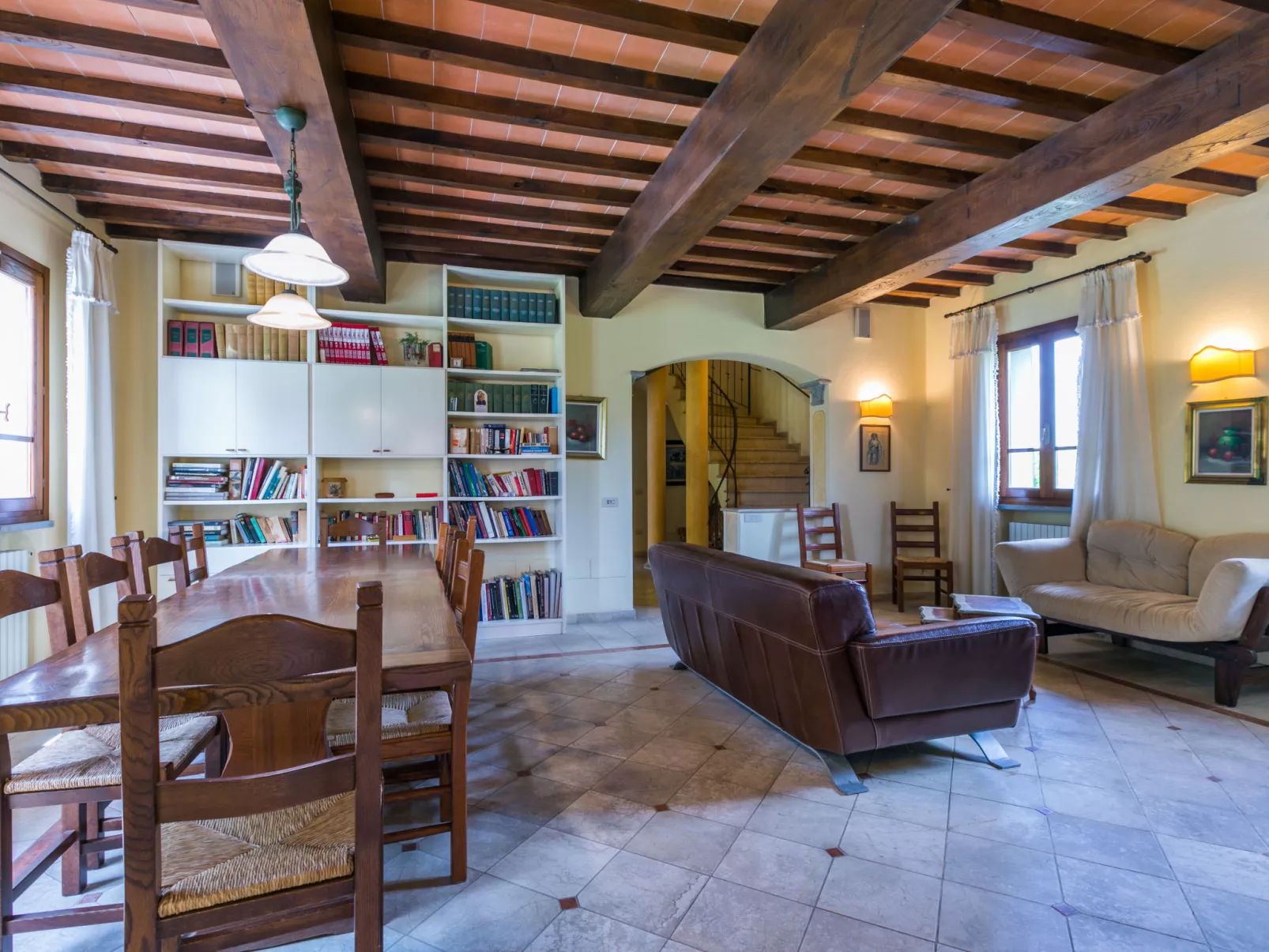 Villa Elena-Inside