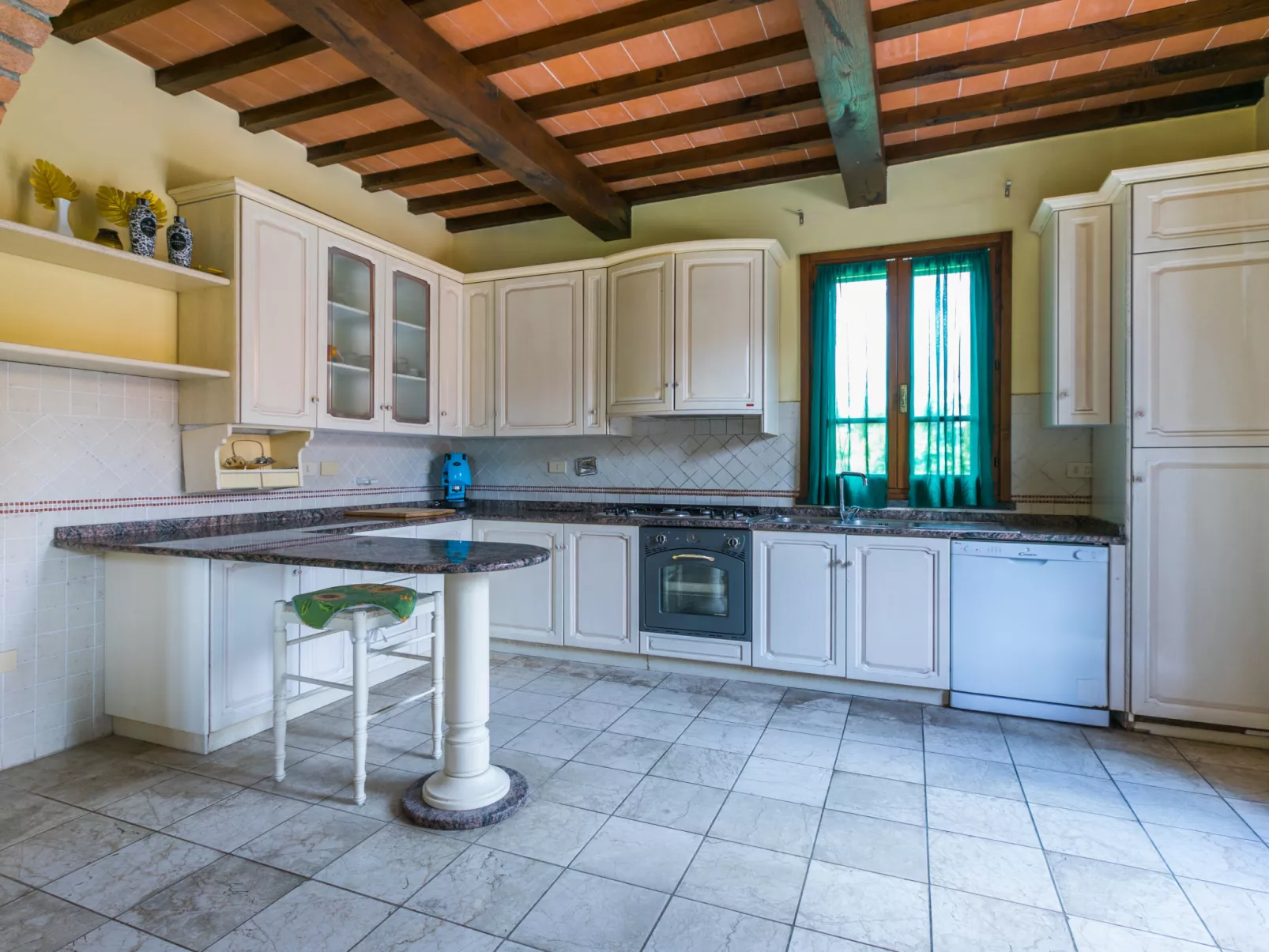 Villa Elena-Inside