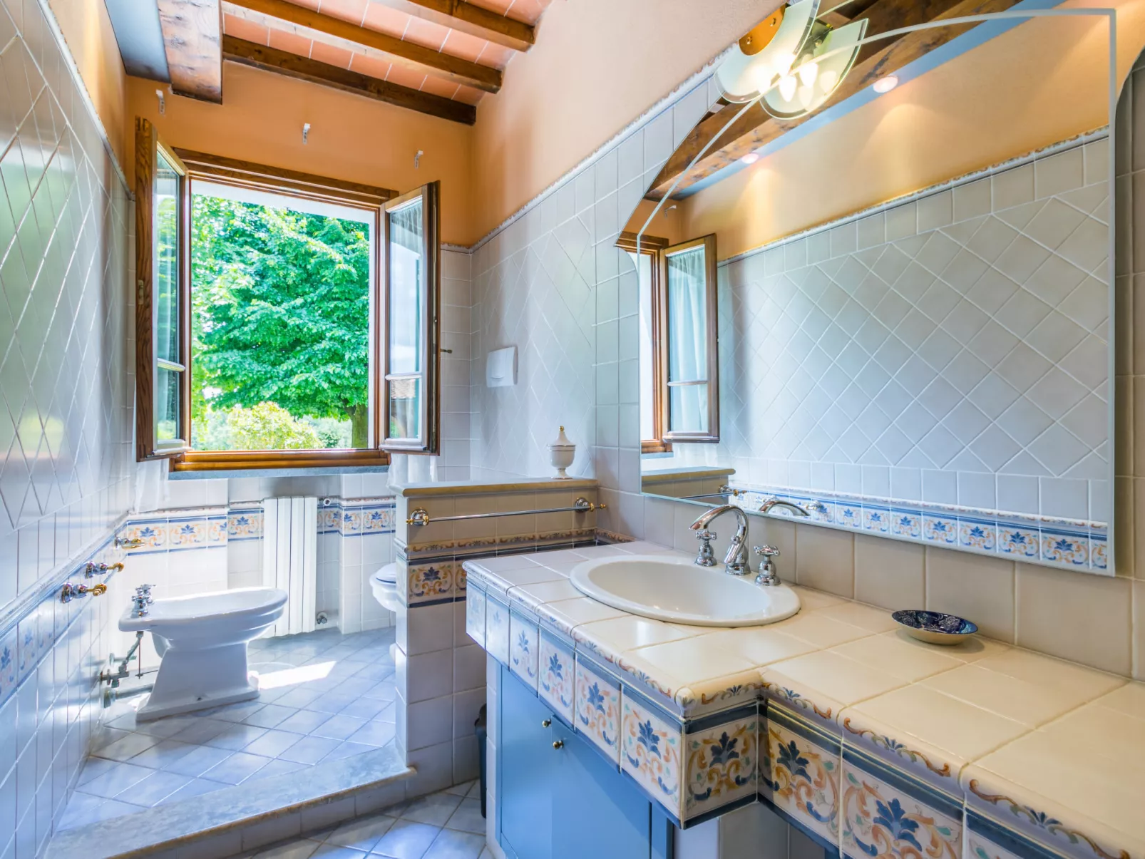 Villa Elena-Inside