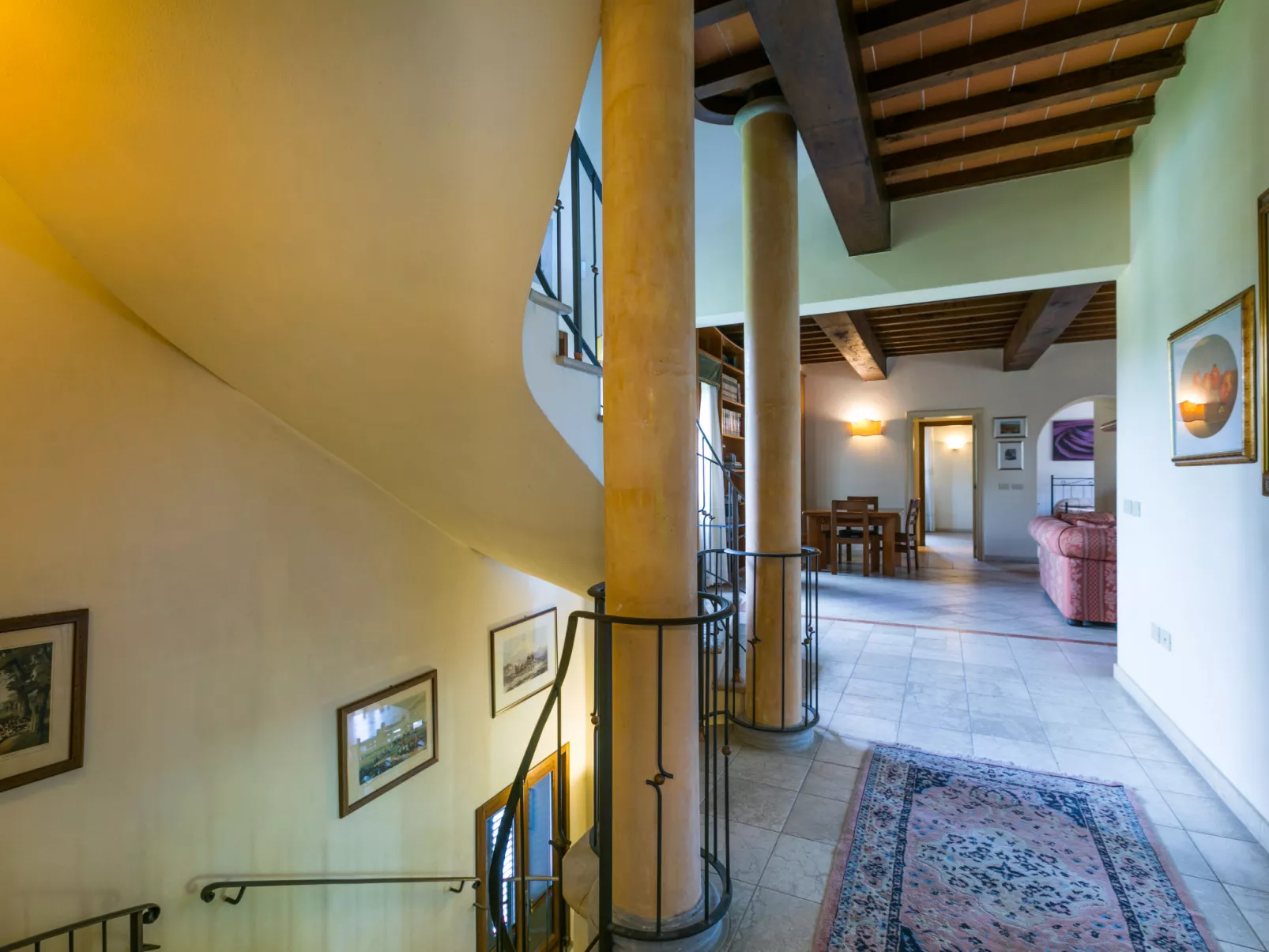 Villa Elena-Inside