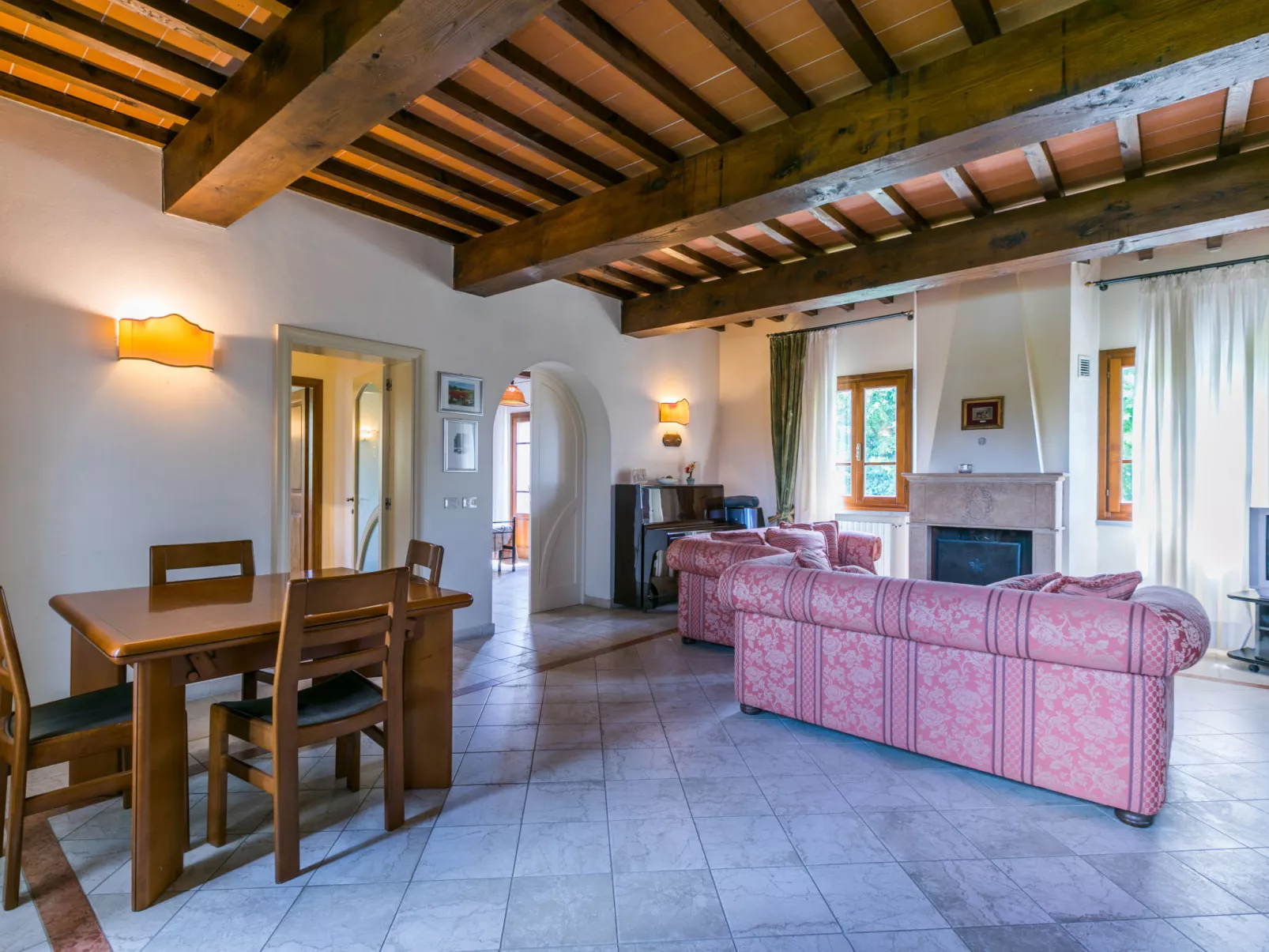 Villa Elena-Inside