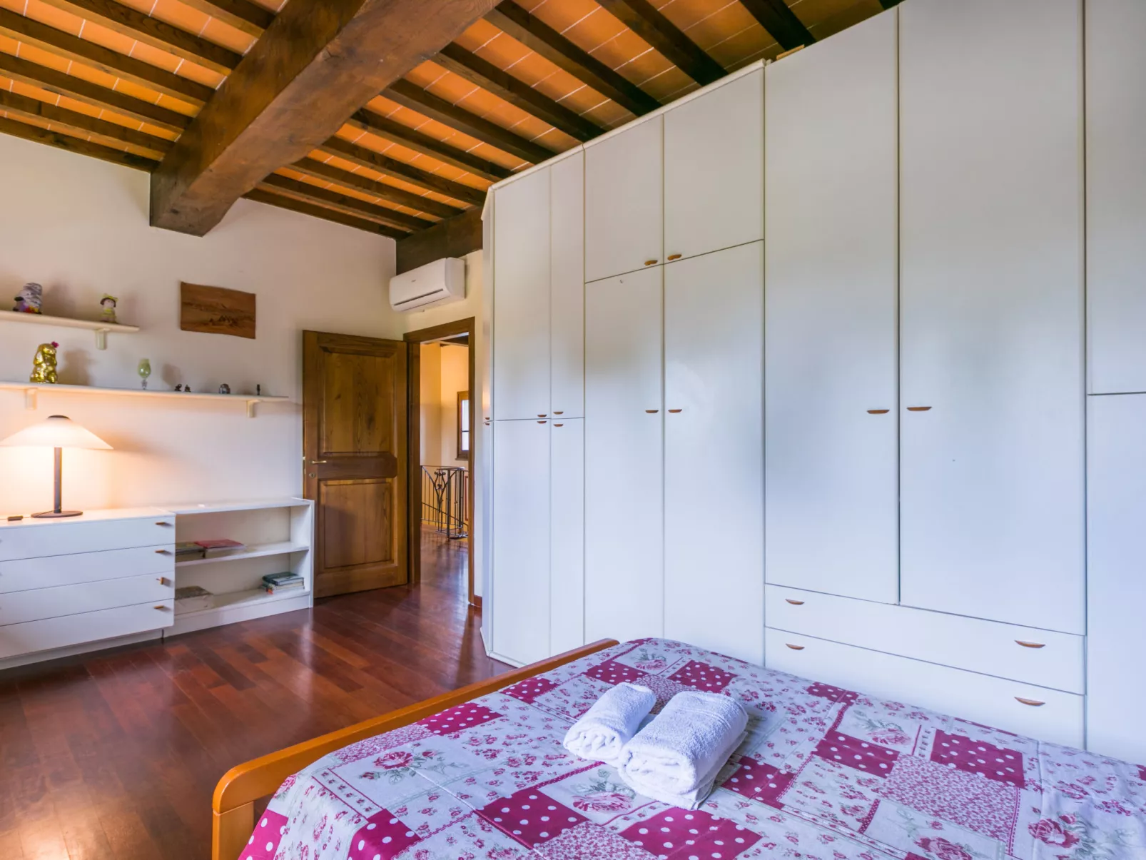 Villa Elena-Inside