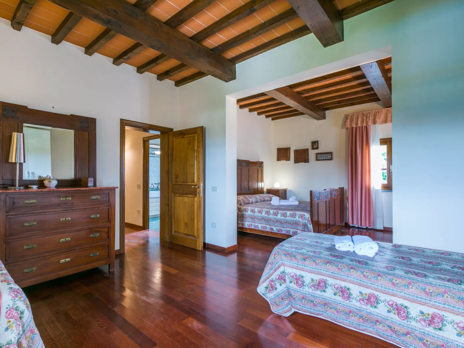 Villa Elena-Inside