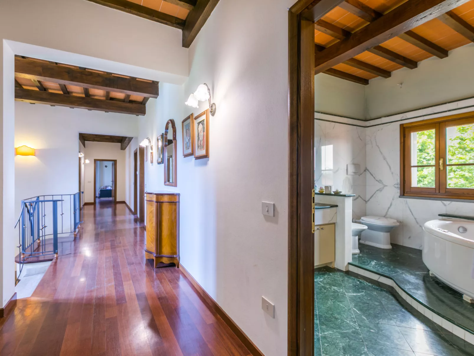 Villa Elena-Inside