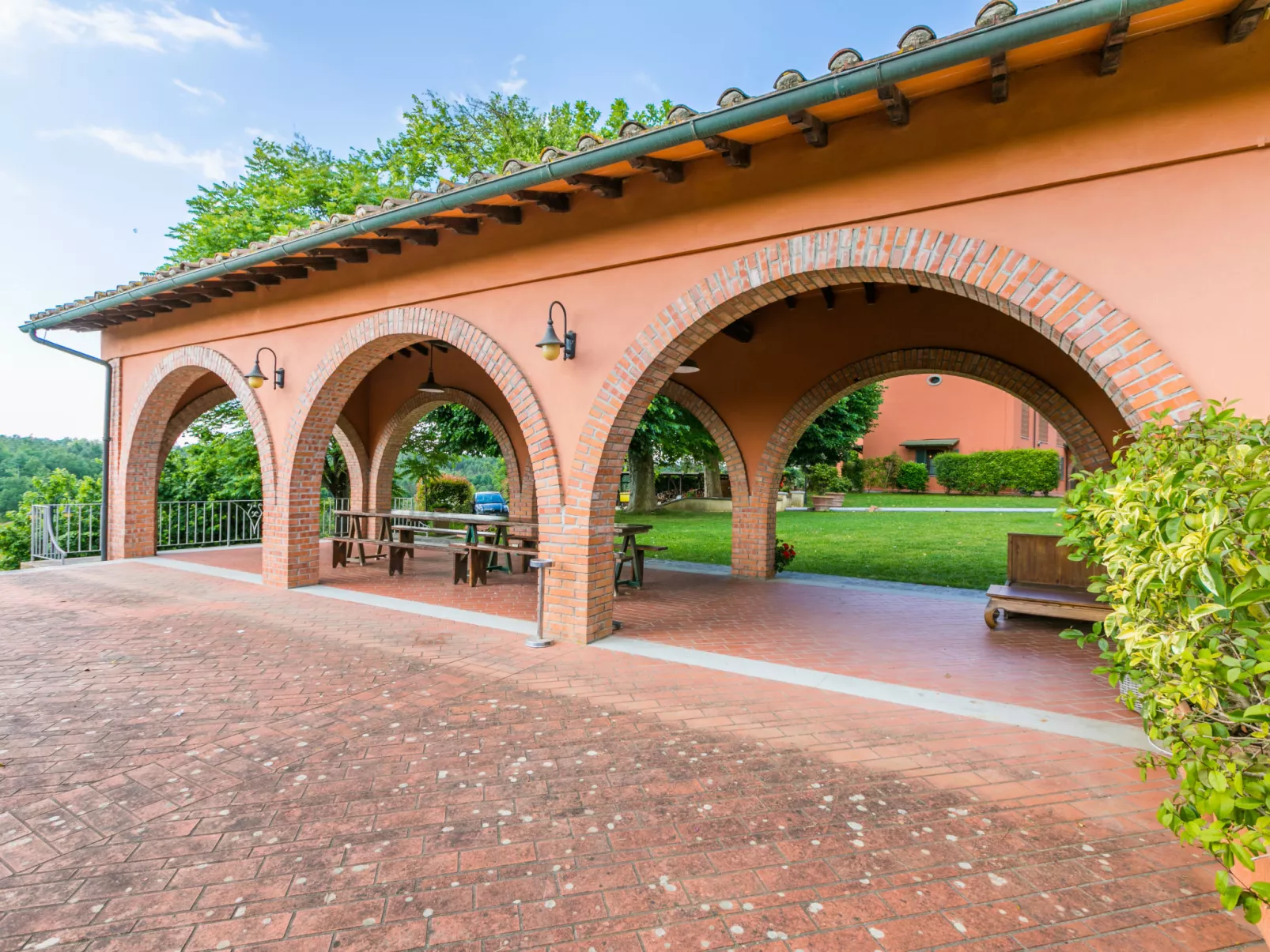 Villa Elena-Outside