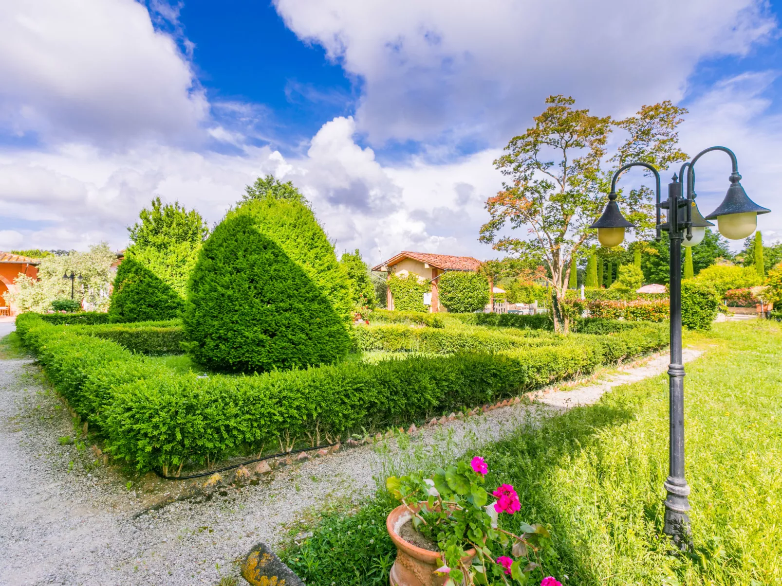 Villa Elena-Outside