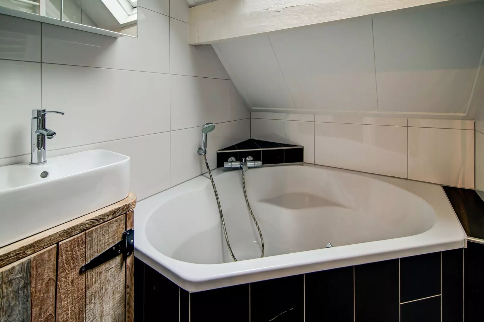 Nr 48-Bathroom