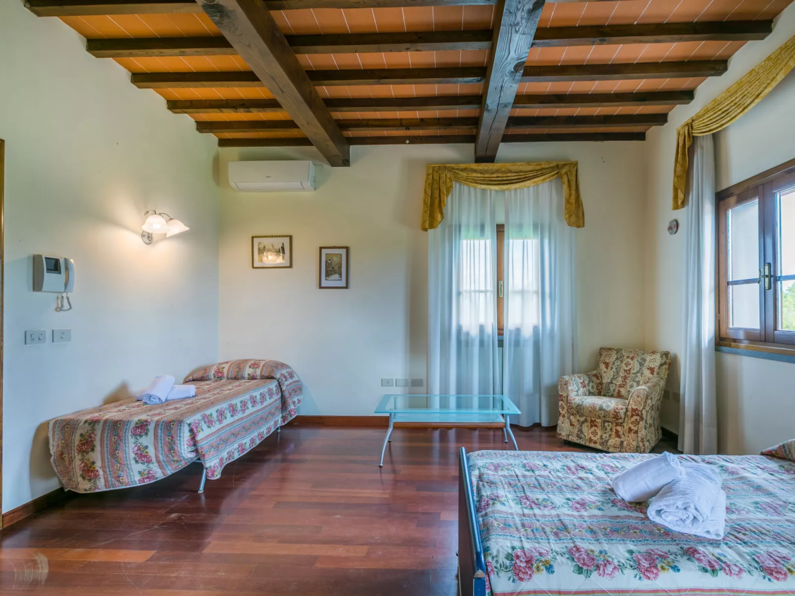 Villa Elena-Inside