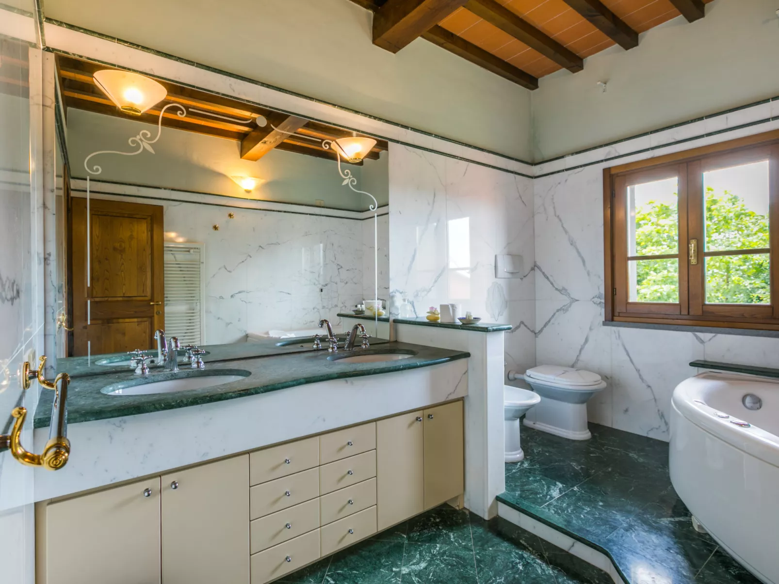 Villa Elena-Inside