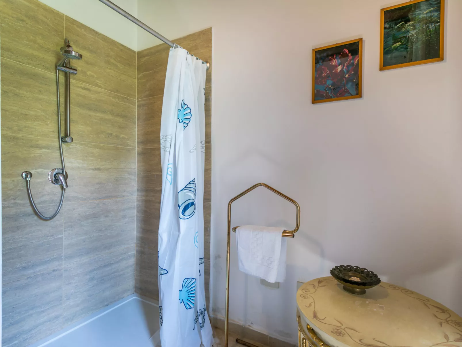 Villa Elena-Inside