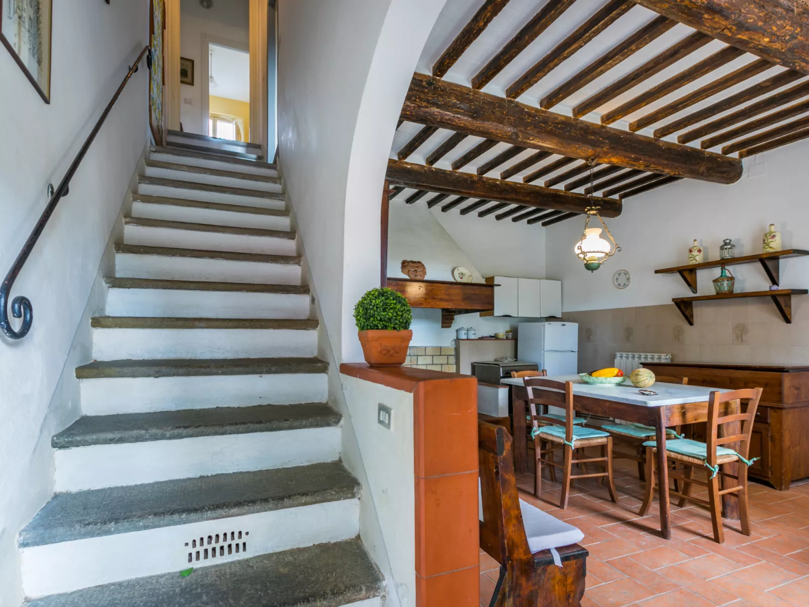 Tenuta La Colonna-Inside