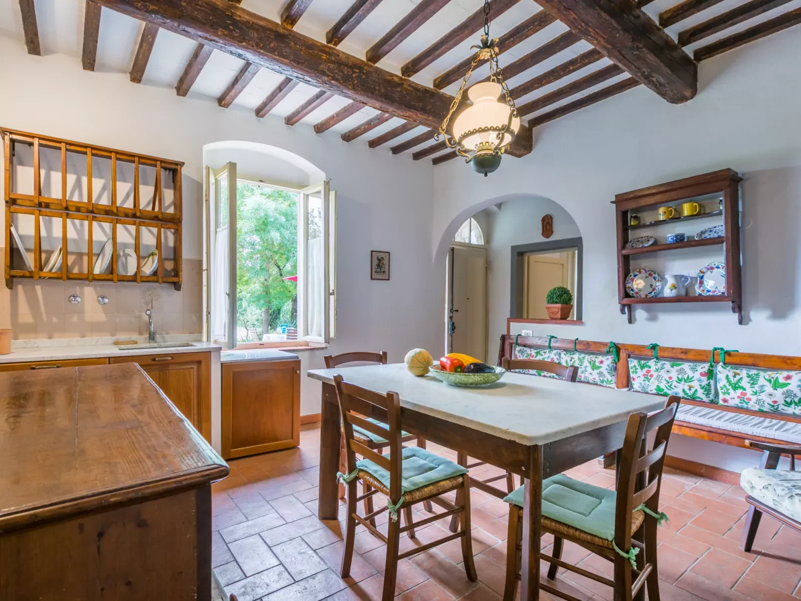 Tenuta La Colonna-Inside