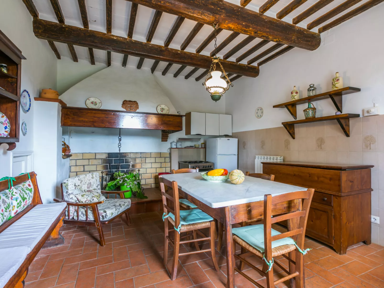 Tenuta La Colonna-Inside