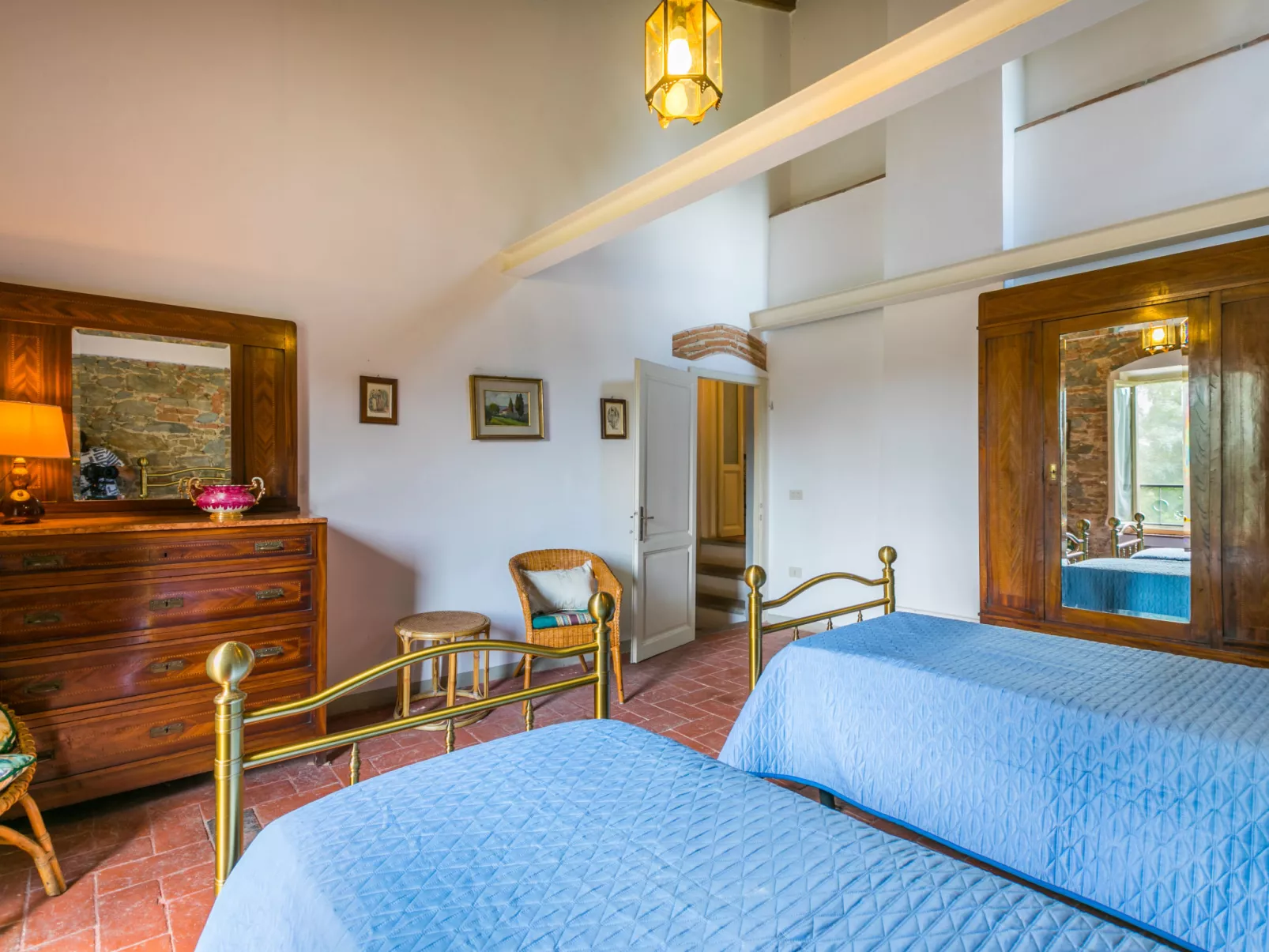 Tenuta La Colonna-Inside