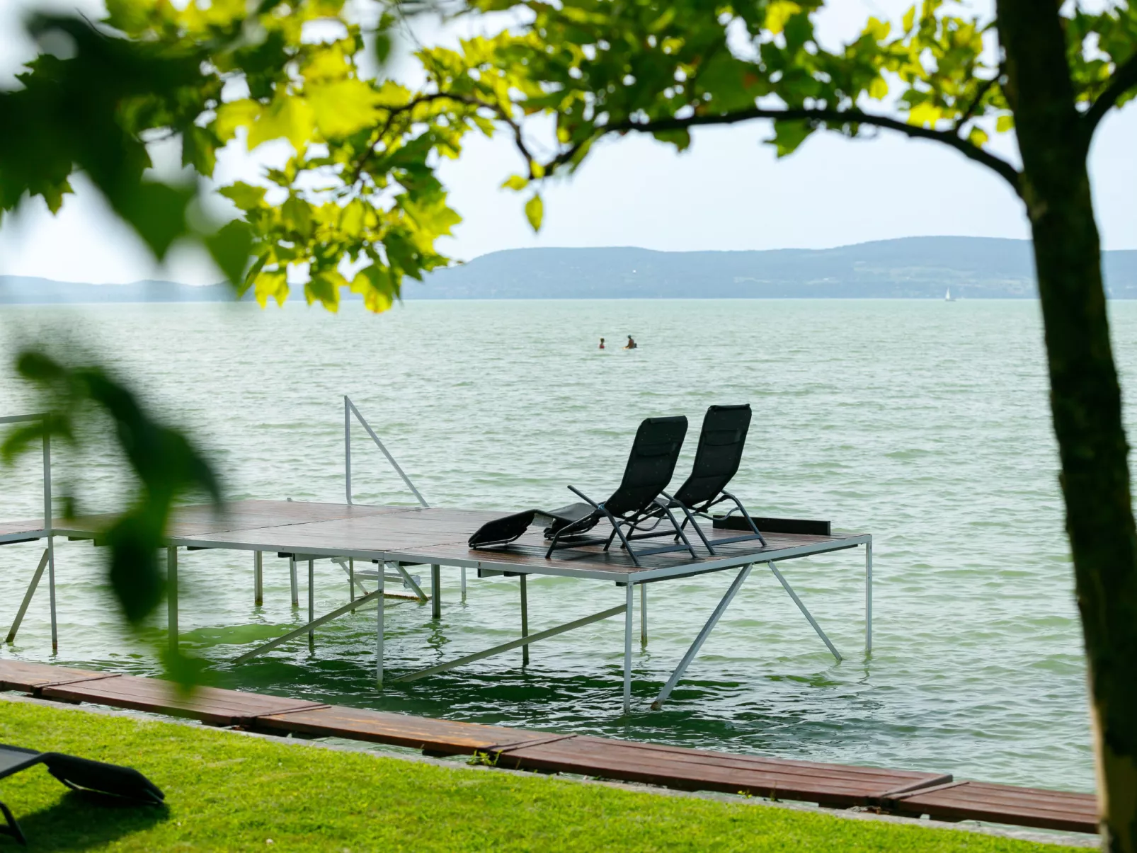 Lakefront 2-Outside