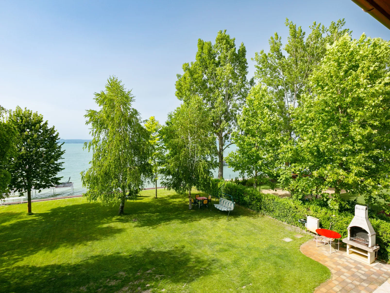 Lakefront 2-Outside