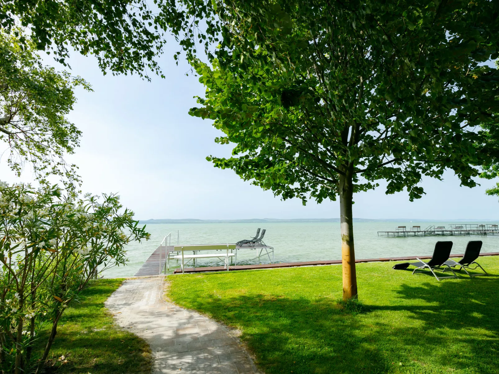 Lakefront 1-Outside