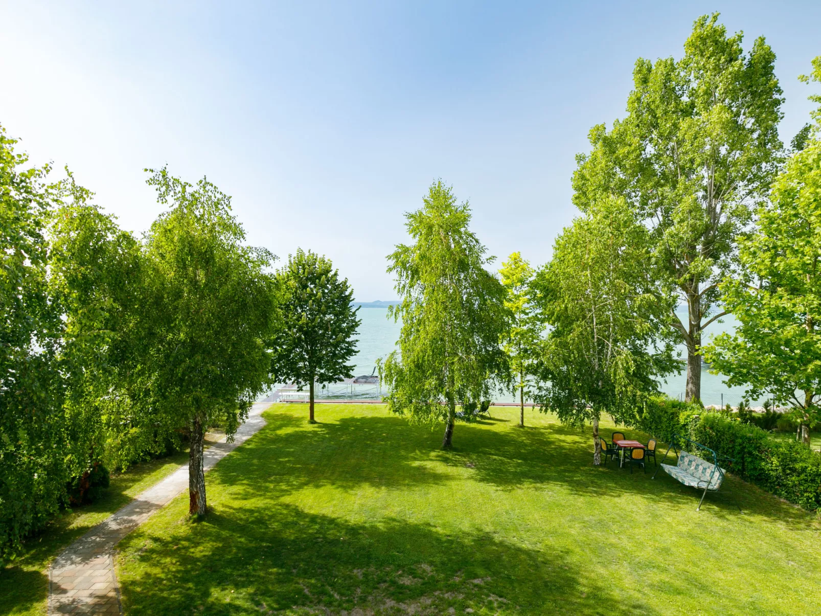 Lakefront 1-Outside