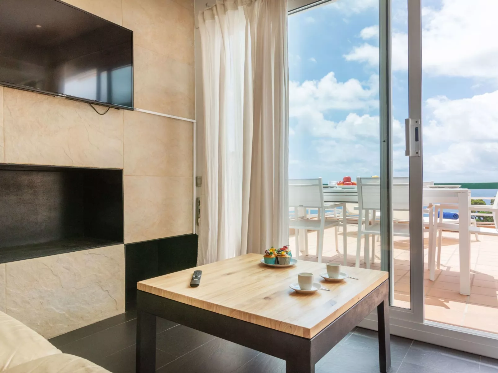 Punta Aromir-Inside