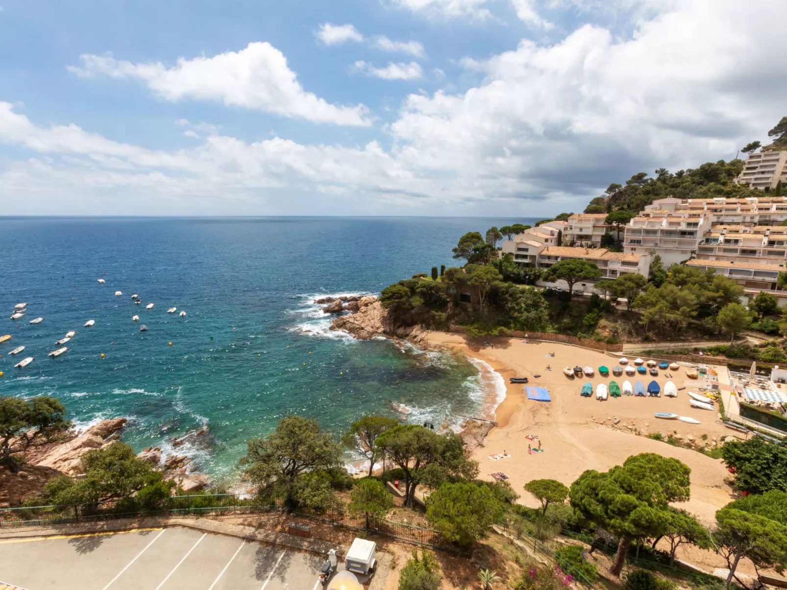 Punta Aromir-Outside