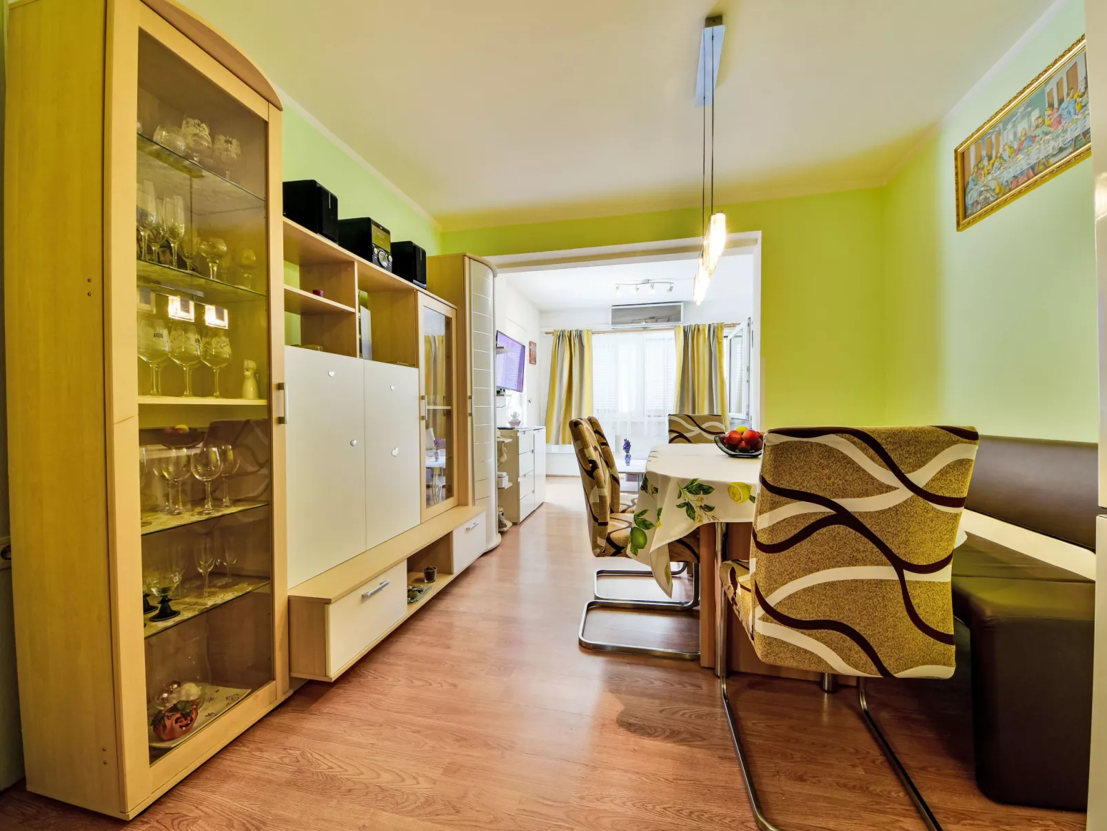 Fruk-Inside