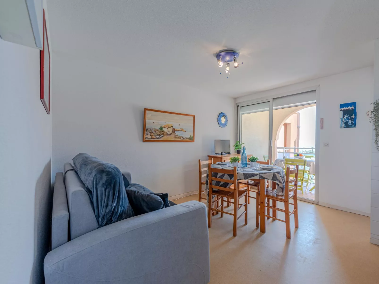 Cap de Mer-Inside