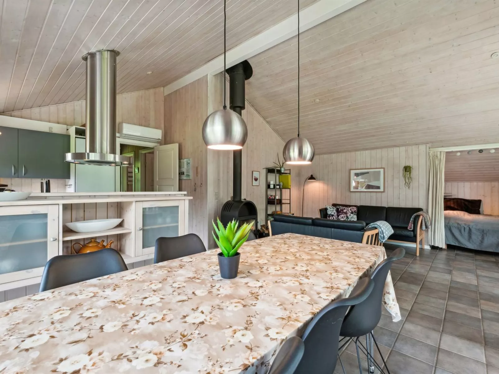 "Jette" - 30km from the sea-Inside